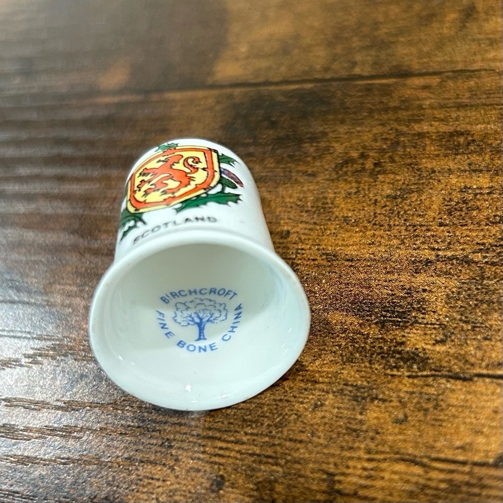Vintage Bone China Hand Painted Thimbles 3 Pieces England Scotland Japan - Picture 3 of 6